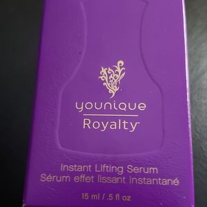*Younique Royalty Instant Lifting Serum